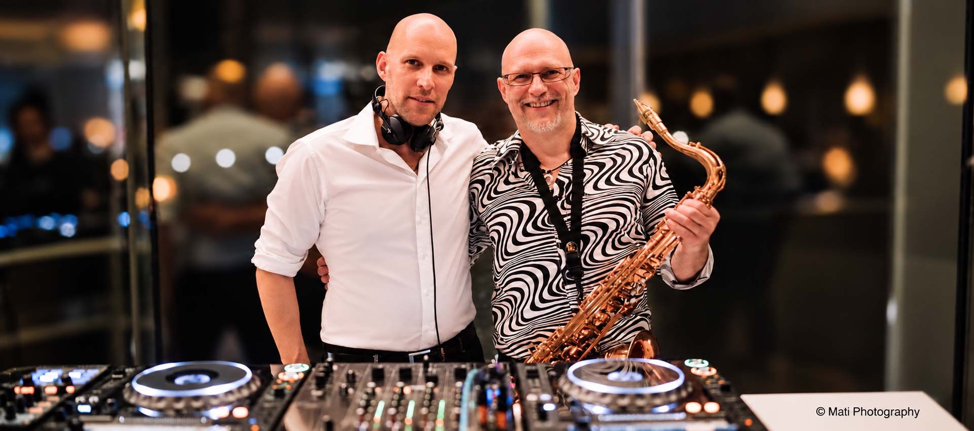 dj saxophon weingut leo hillinger jois burgenland
